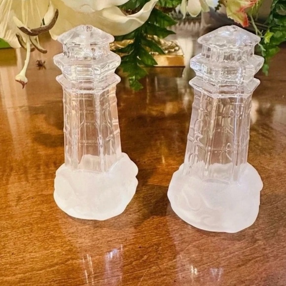 VINTAGE Elegant PAIR OF LENOX SALT & PEPPER Shakers 
Light House Home
FROSTED - Picture 1 of 3